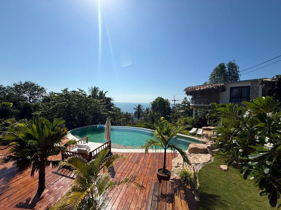 Balcony/Terrace, Sea view, Swimming pool