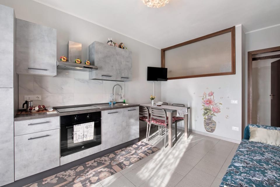 Kitchen or kitchenette, Living room