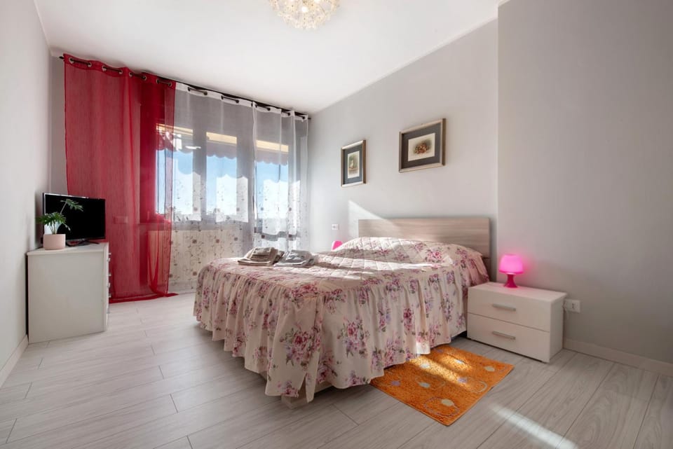 Living room, Bedroom