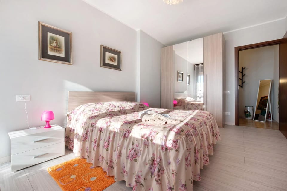 Living room, Bedroom