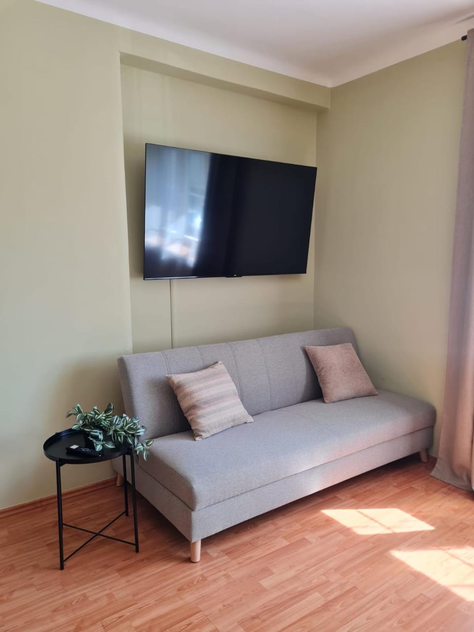 Communal lounge/ TV room, TV and multimedia, Seating area, Evening entertainment