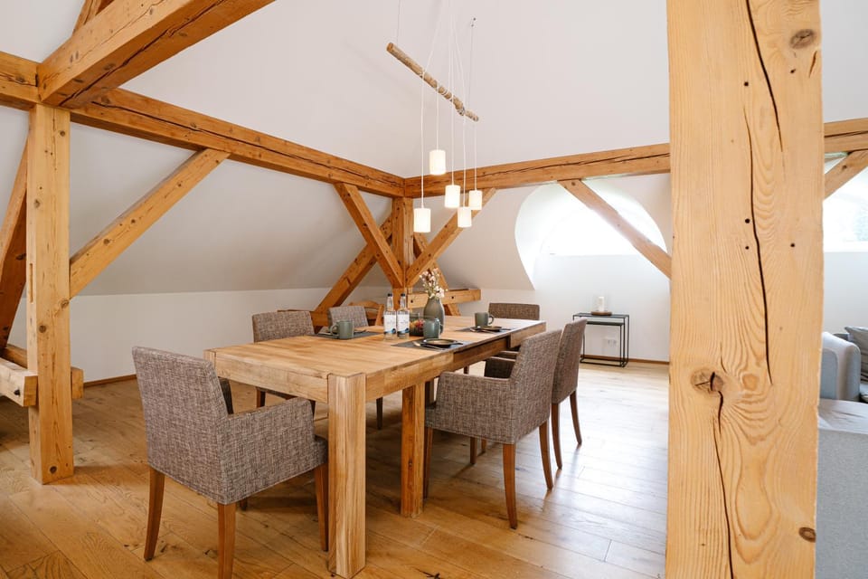 Seating area, Dining area