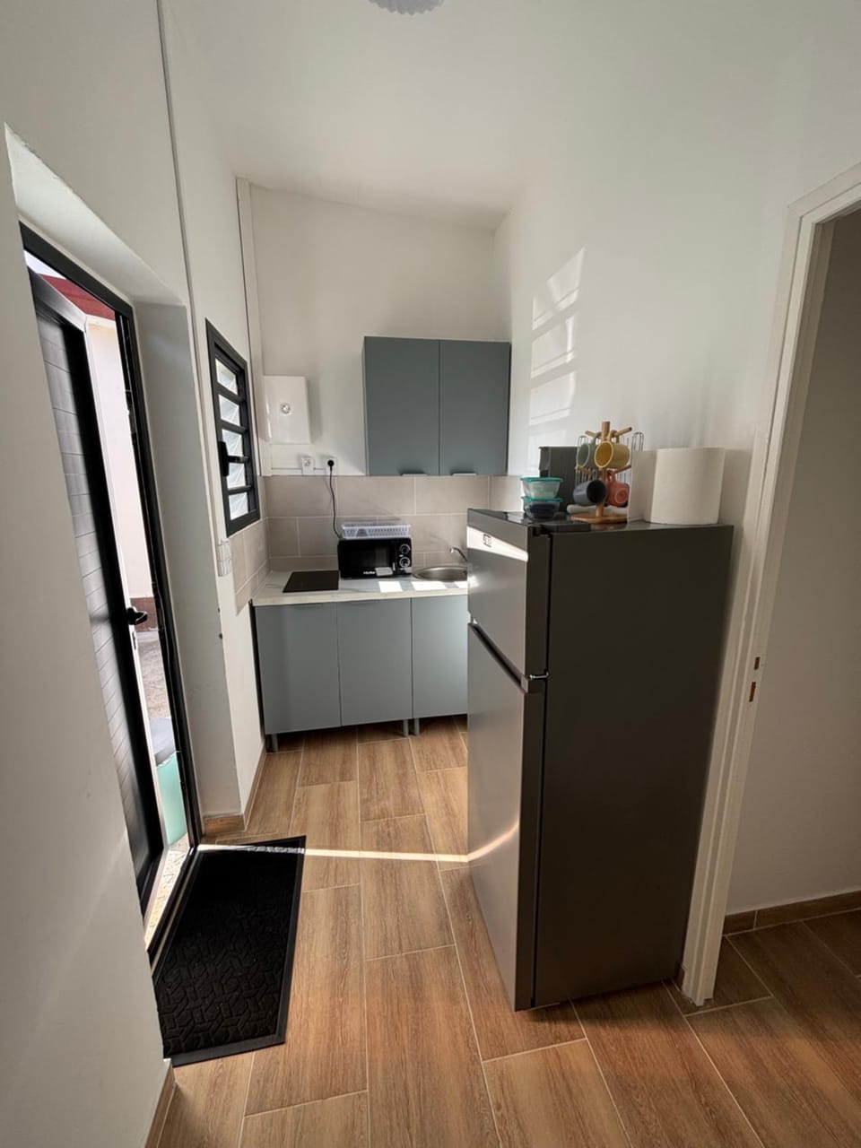 Coffee/tea facilities, Kitchen or kitchenette, microwave, stove, stove, kitchen, kitchen