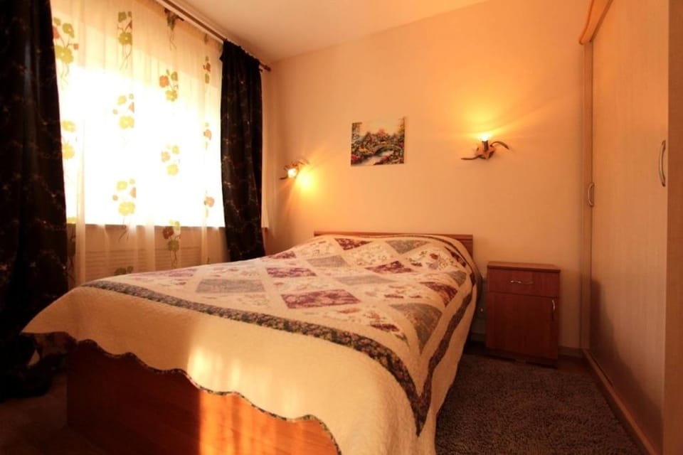 Bed, Day, Bedroom