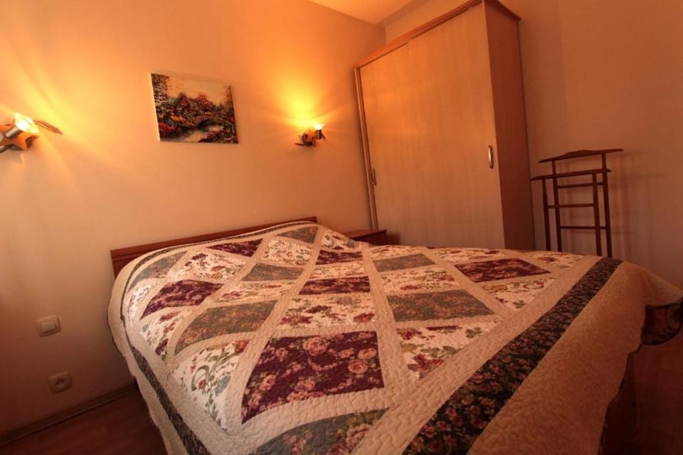 Bed, Bedroom, wardrobe