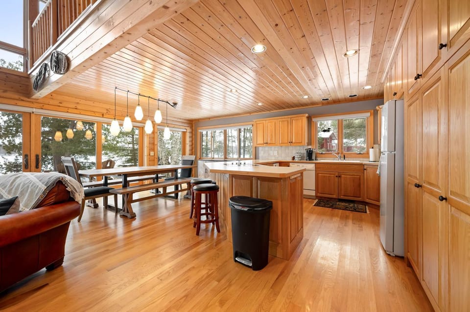 Loon Star Lodge - Three Bedroom Log Home House in Minnesota