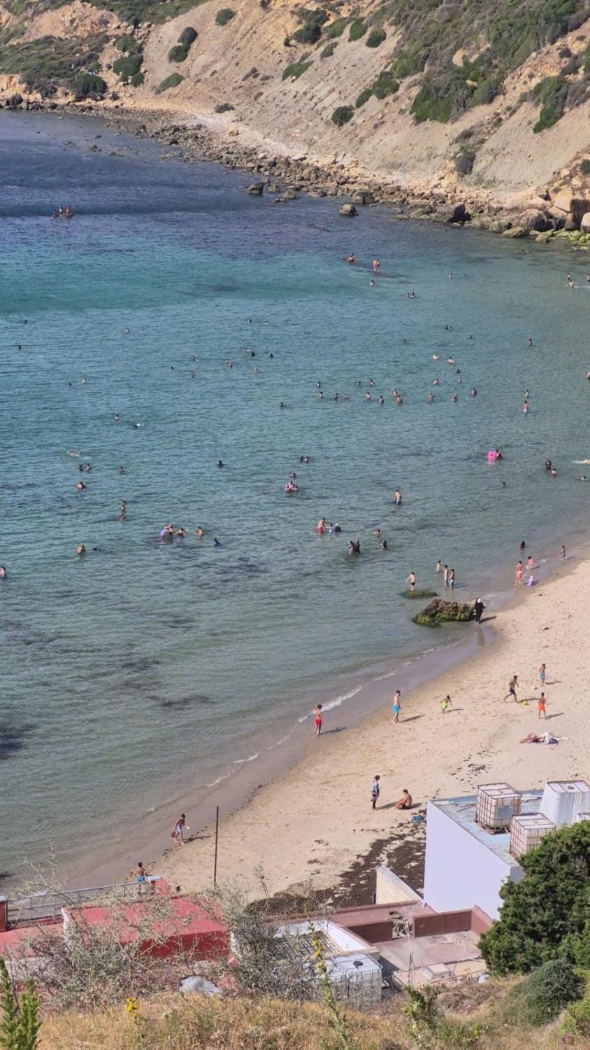 TRIPLEX 200 M2 DE LUXE - CENTRE VILLE-JACCUZZI- BABYFOOT- wifi Apartment in Tangier