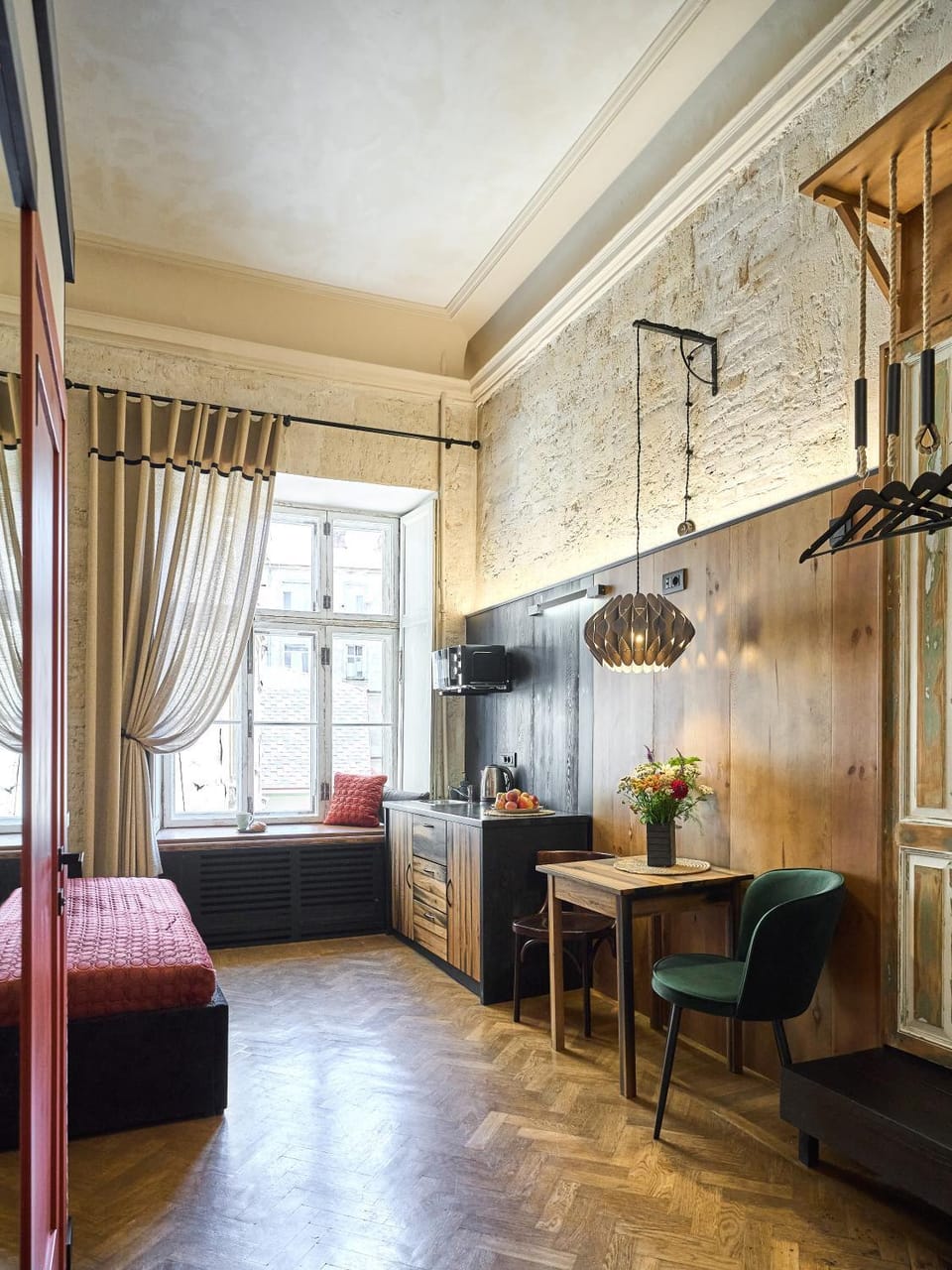 Bed, Kitchen or kitchenette, Living room, Photo of the whole room, Seating area, Bedroom