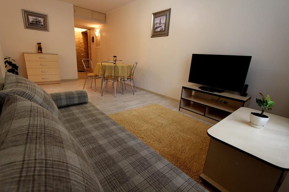 TV and multimedia, Living room, Photo of the whole room, Dining area