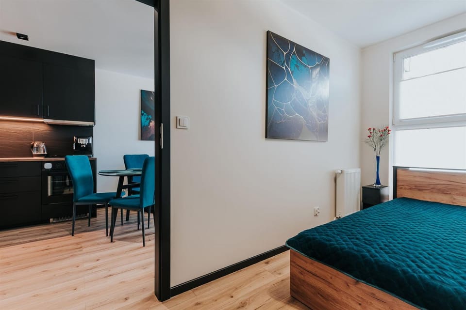 Bed, Living room, Photo of the whole room, Seating area, Bedroom