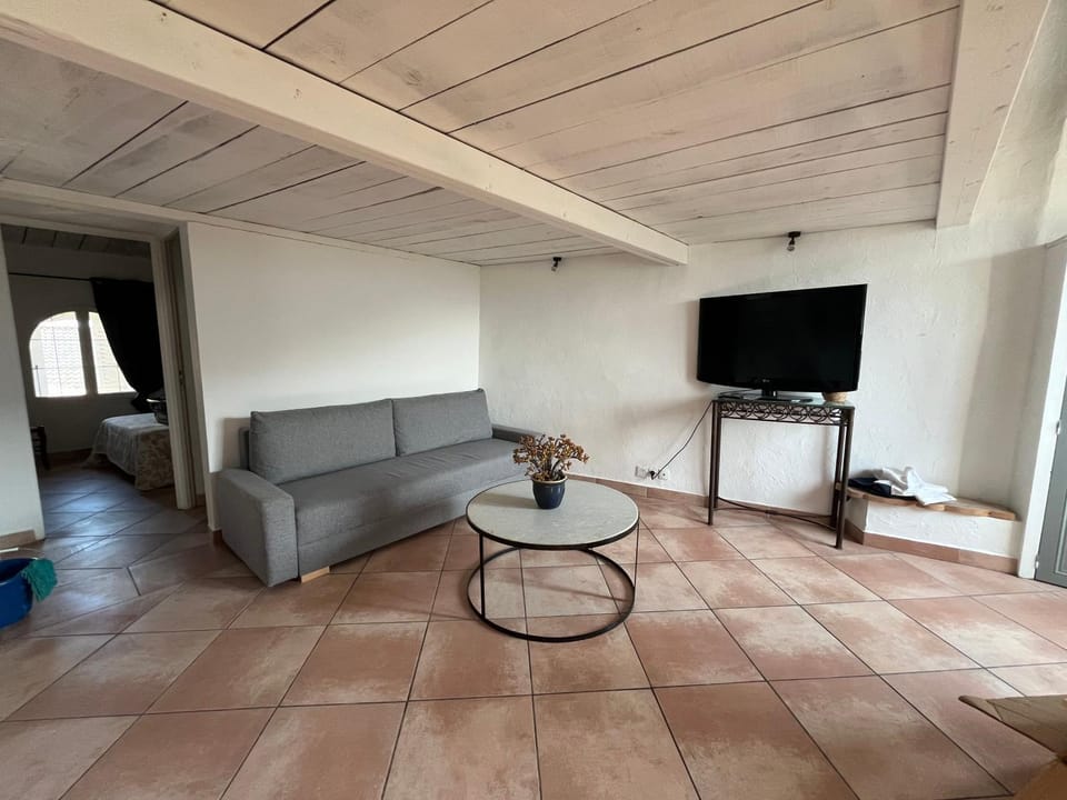 Appartement complet f3-f4 cœur du village Max 5 pers Provence Apartment in French Riviera