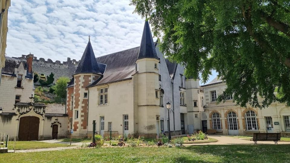 Sudio tout équipé avec balcon Apartment in Centre-Val de Loire