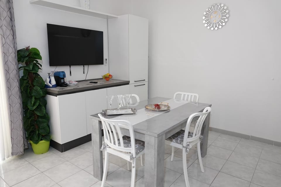 Living room, Seating area, microwave
