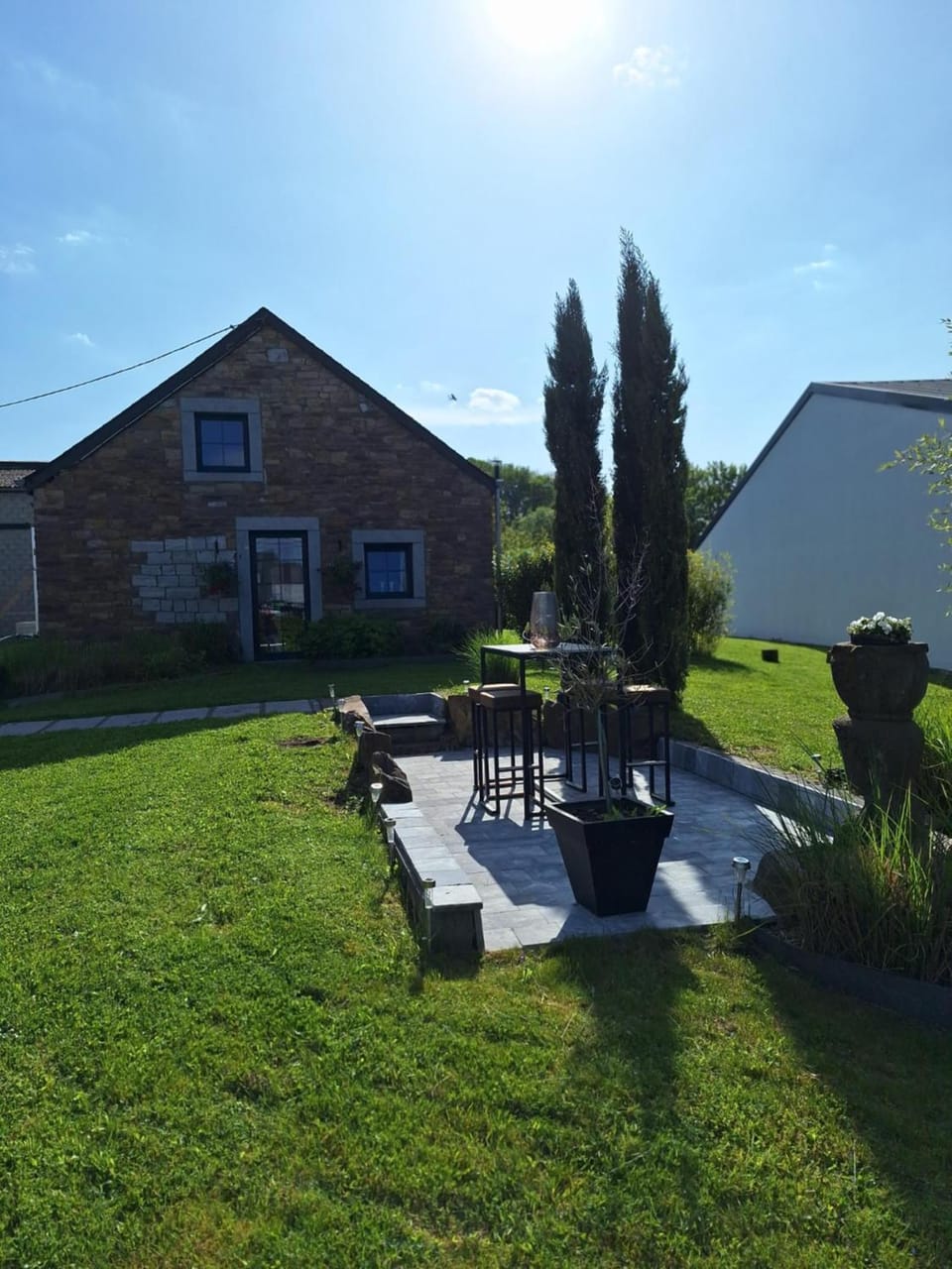 Property building, Day, Garden, Garden view