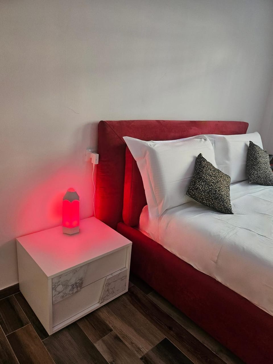 White apartment Apartment in Florence