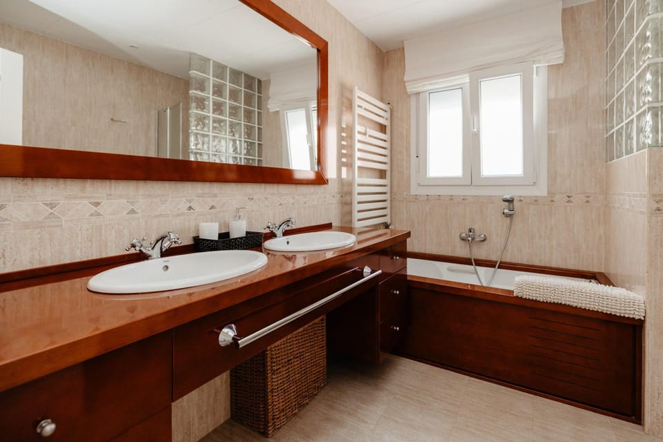Bathroom, Bath