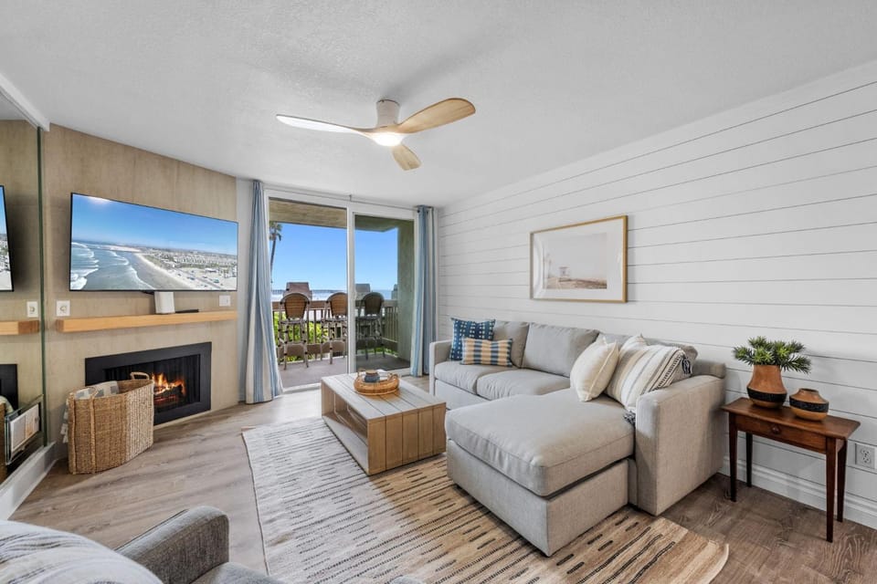 D106 - Coastal Pearl House in Oceanside