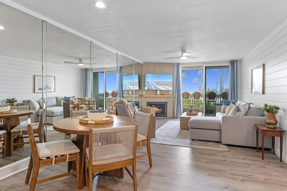 D106 - Coastal Pearl House in Oceanside