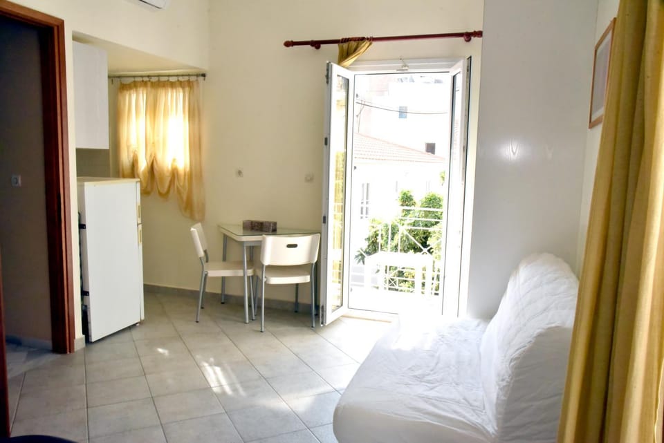 Balcony/Terrace, Living room, Seating area, Bedroom