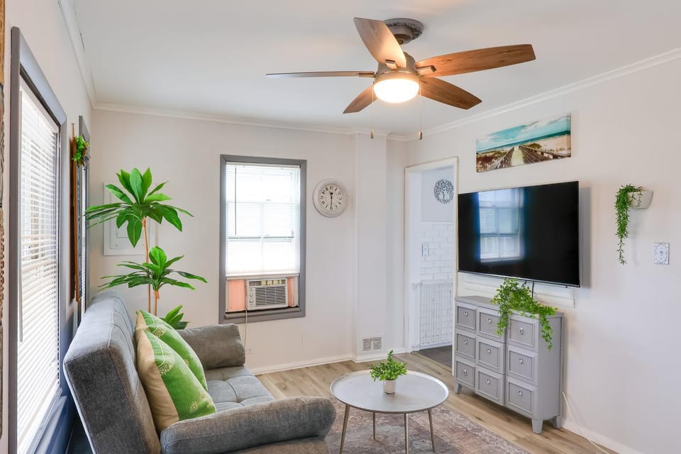 5 Blocks to Beach: Apt w/ Balcony in Ocean Grove! Apartment in Ocean Grove