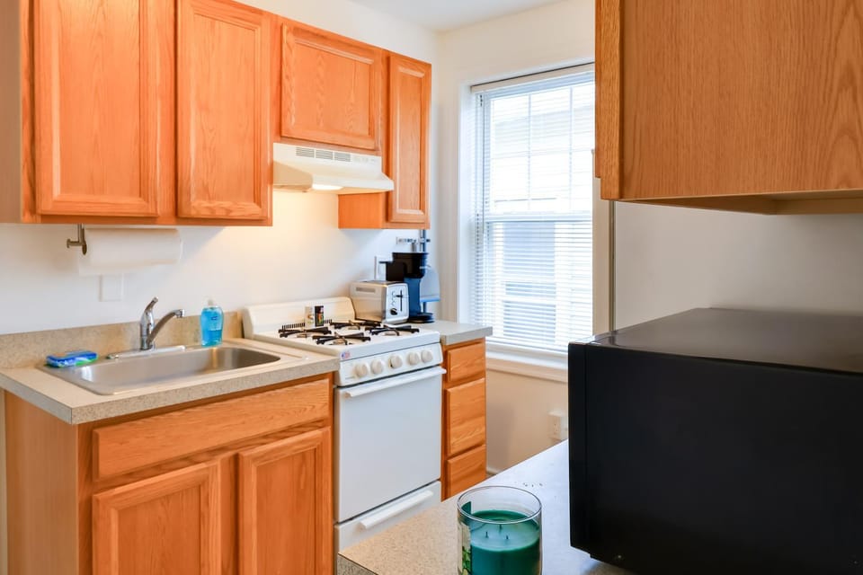 Walk to Downtown & Beach: Ocean Grove Apartment! Apartment in Ocean Grove