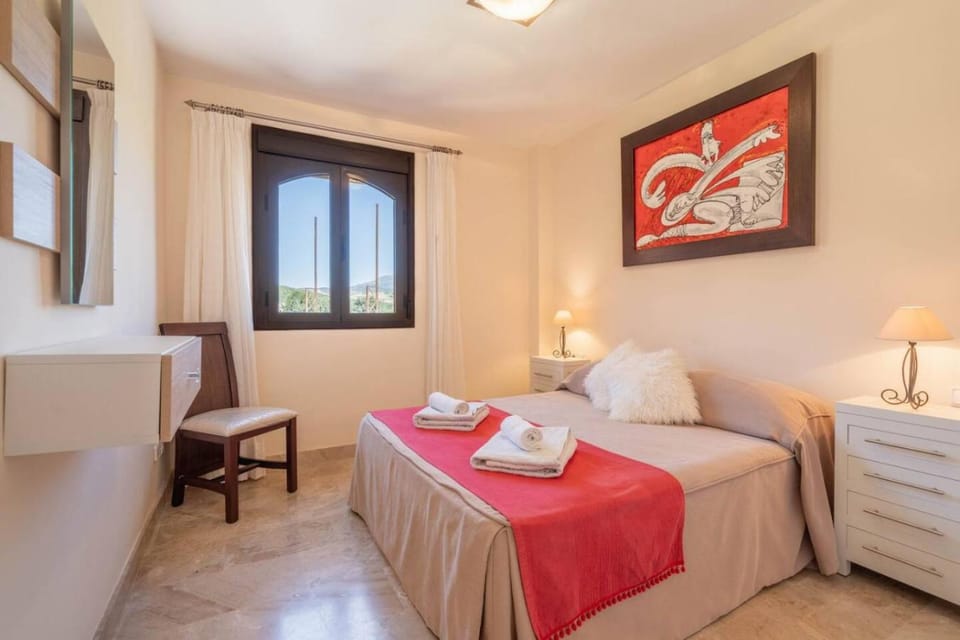 Stylish Duplex Apartment in Estepona, Spain - Sea Views, Pool & Coastal Living Apartment in Costa del Sol