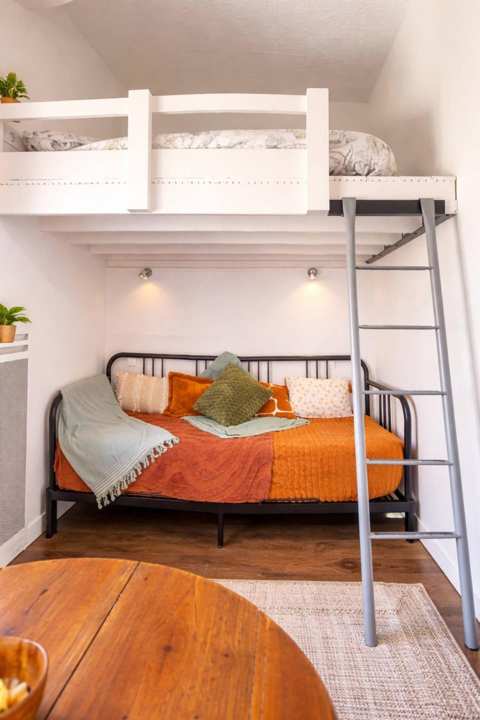 Bed, Living room, bunk bed