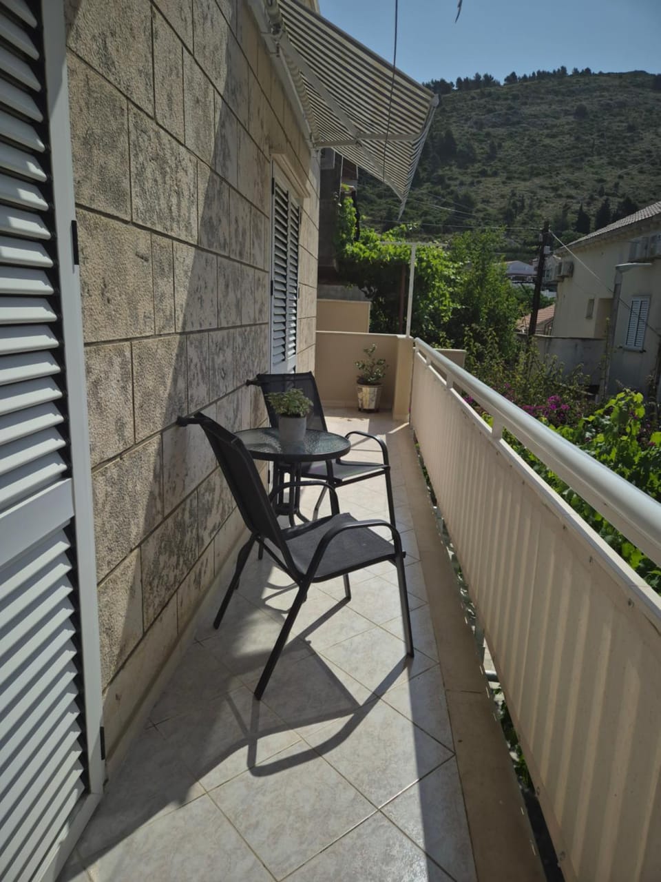 View (from property/room), Balcony/Terrace, Mountain view