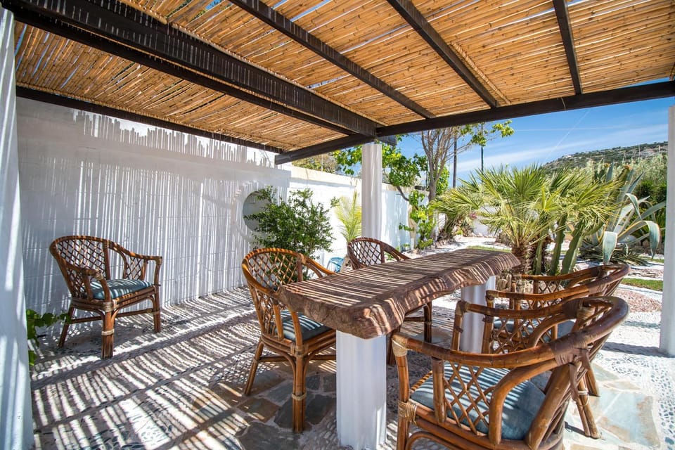 Garden, Seating area, Garden view