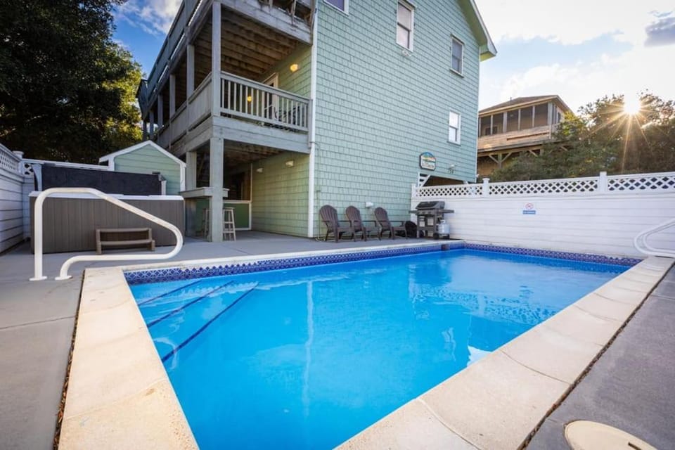 Private Pool Spa & Spacious Deck House in Corolla