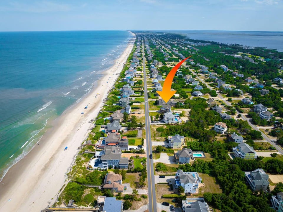 Private Semi-Oceanfront Retreat with Pool & Spa House in Corolla