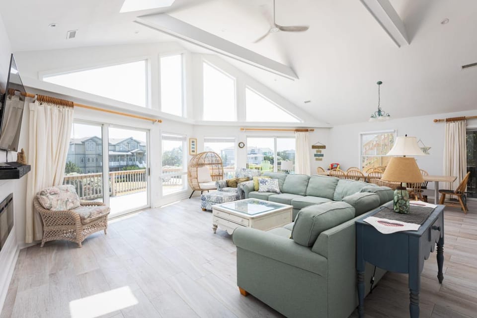 Private Semi-Oceanfront Retreat with Pool & Spa House in Corolla