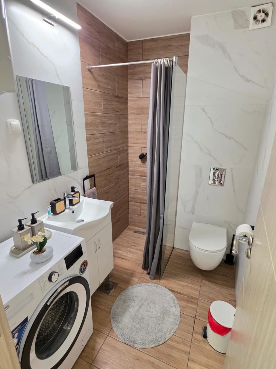 Shower, Toilet, Bathroom, washing machine