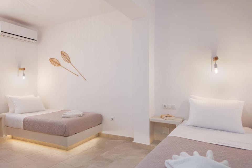 Bed, Bedroom, air conditioner