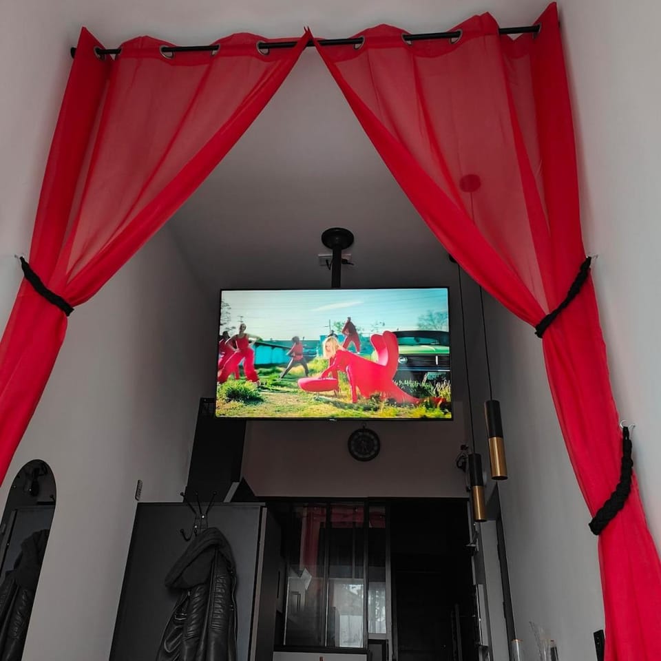 Romantic Apartment Le Red Diamond Apartment in Auvergne-Rhône-Alpes