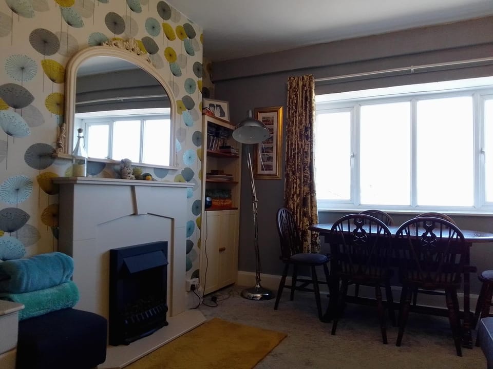 4 Cromwell Terrace - 2 bed top floor apartment with views across town to the sea Apartment in Scarborough