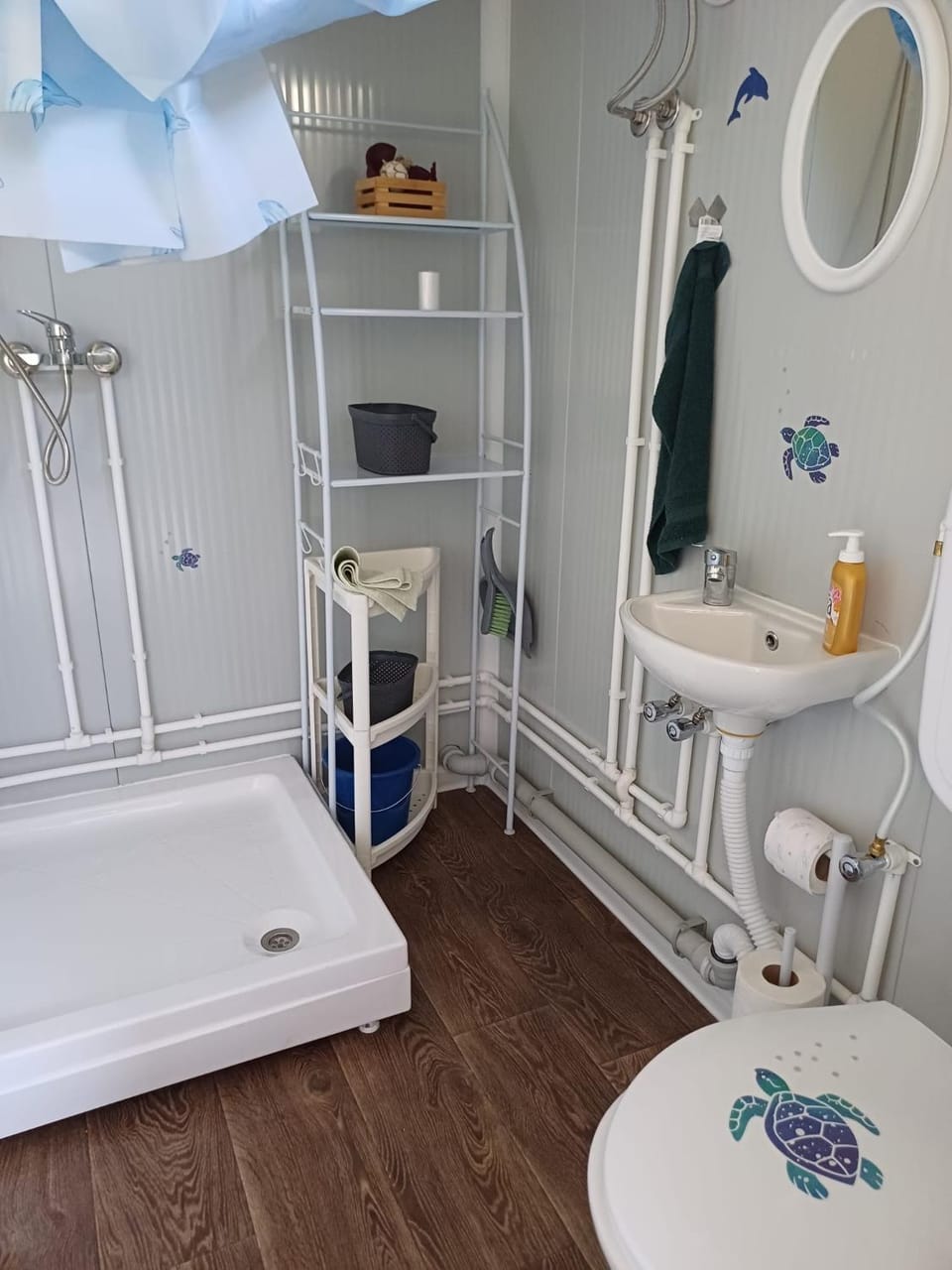 Shower, Toilet, Bathroom, towels