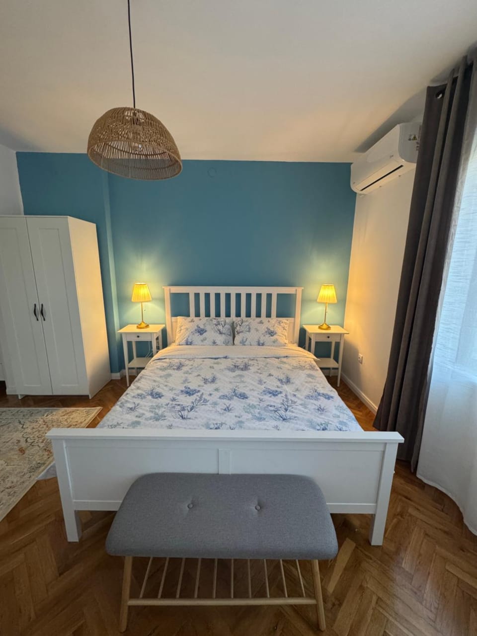 Bed, Bedroom, air conditioner