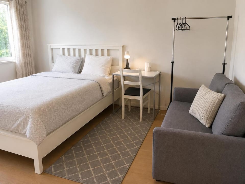 Seating area, Bedroom