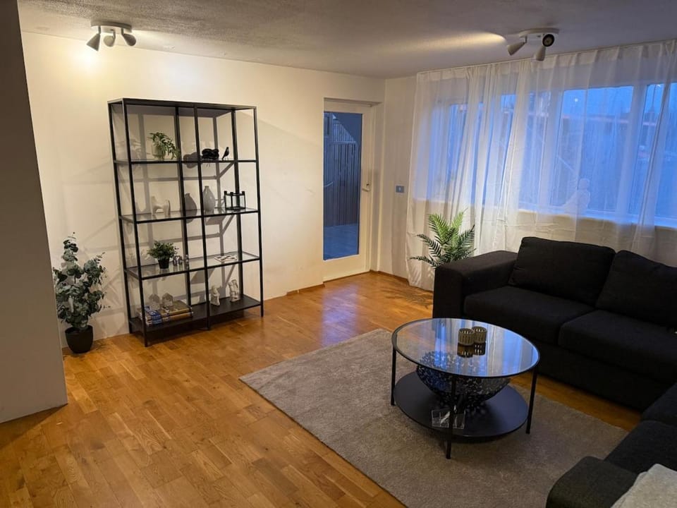 Cozy modern flat in suburb near center Apartment in Kopavogur