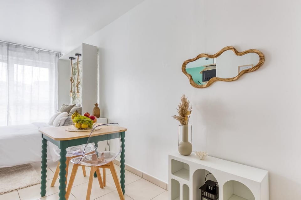 Decorative detail, Dining area, storage