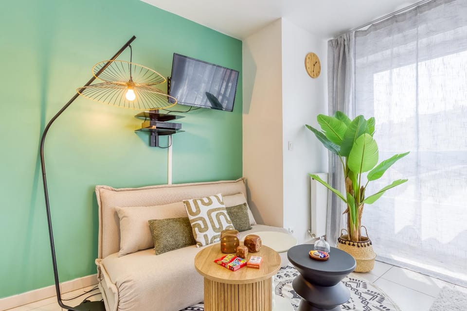 TV and multimedia, Living room, Seating area, heating, internet