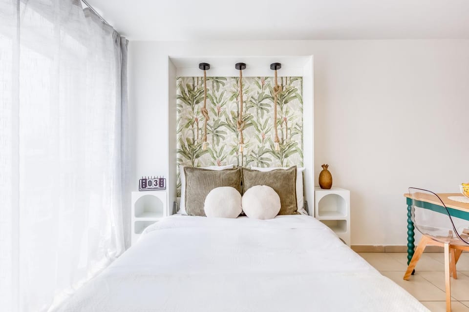 Bed, Bedroom