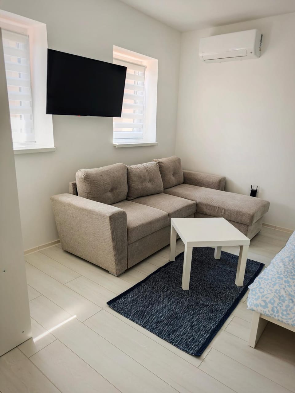 Living room, air conditioner