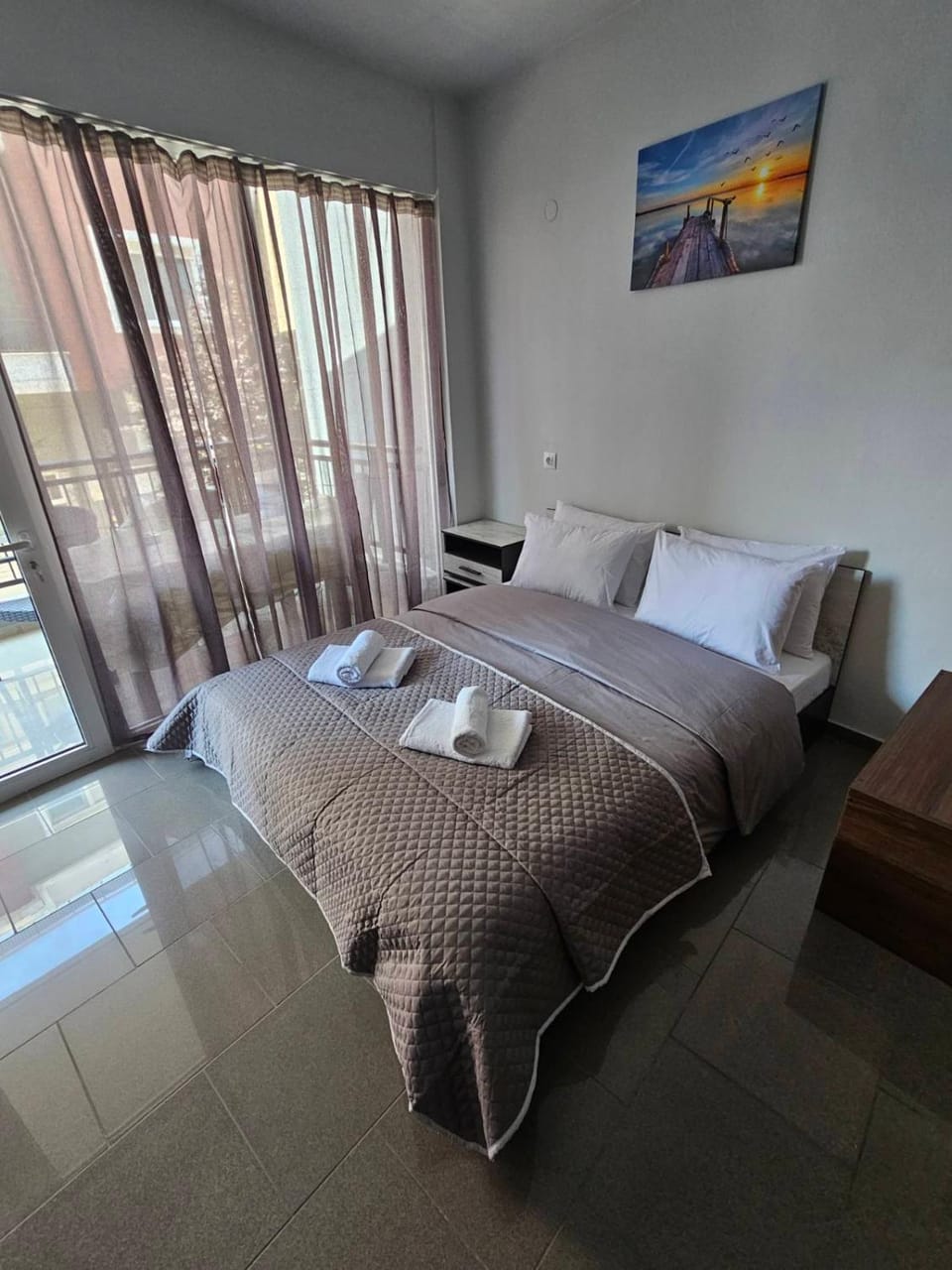 Bed, Bedroom, towels