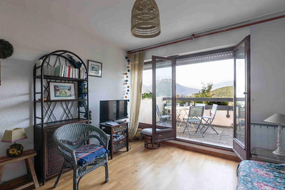 Cabana & Triplex Bleu d'Annecy - Lake View, Terrace Apartment in Menthon-Saint-Bernard