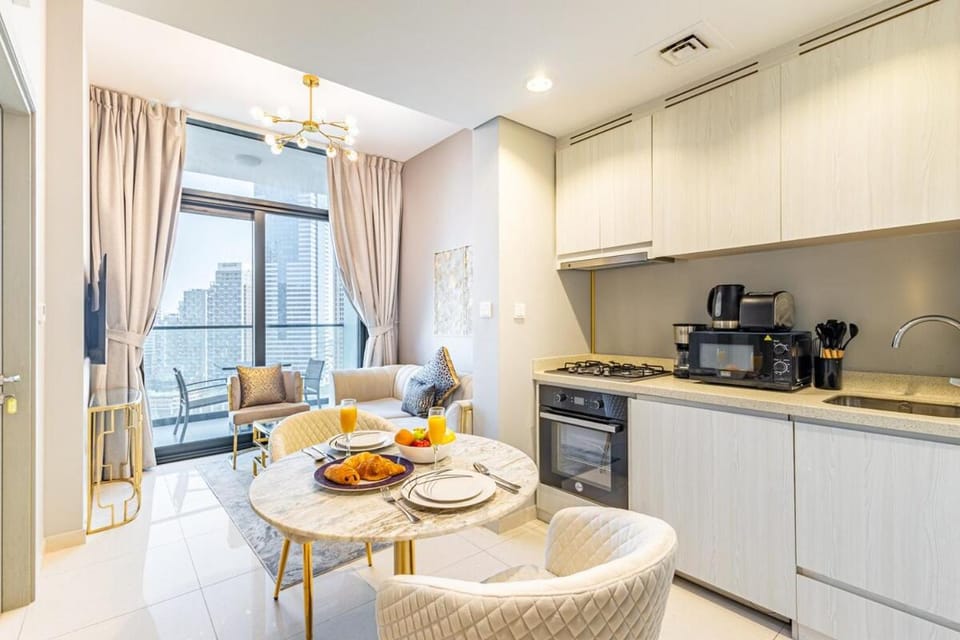 Kitchen or kitchenette, Living room, Dining area