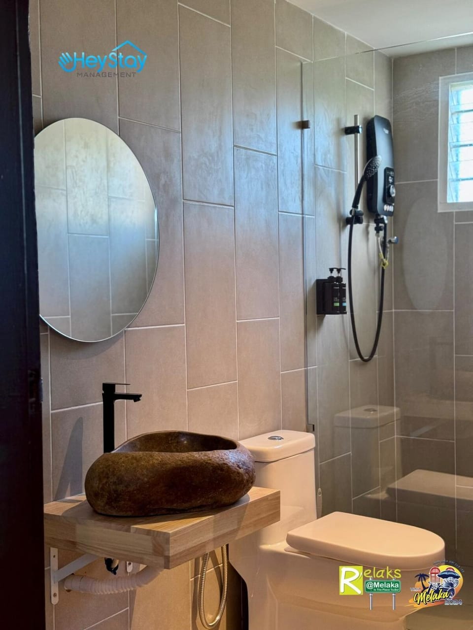 Villa 5R3B 23 Pax Swimming Pool Karaoke BBQ Town Area Villa in Malacca