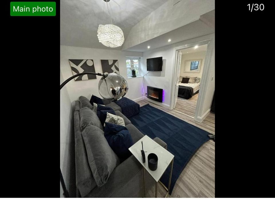 Hertford detached home garden pet friendly parking Villa in Scotland