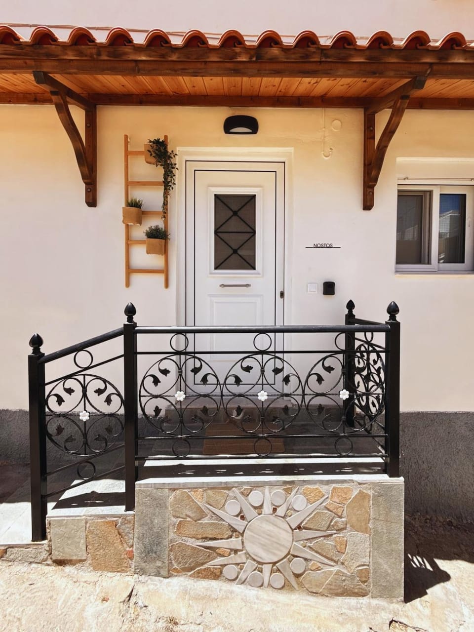 Facade/entrance